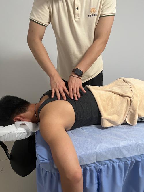 成都白领亲测！肩颈腰背难受别乱按，专业理疗这样选才对